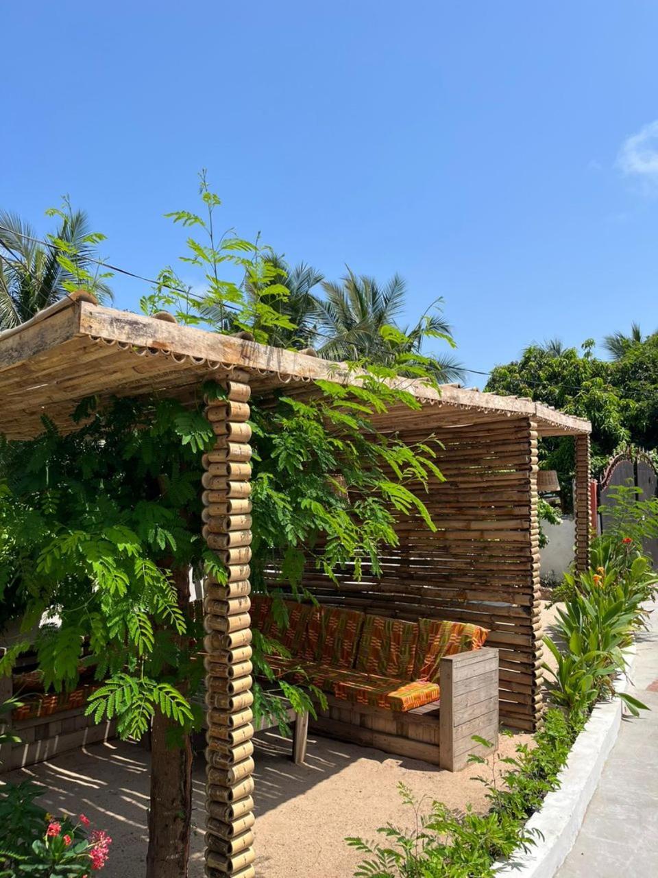 African Treasure Beach Resort Kokrobite エクステリア 写真