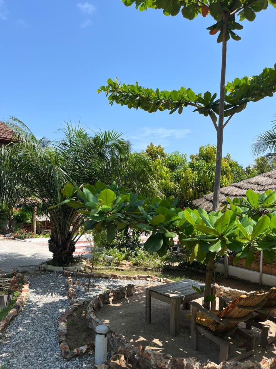 African Treasure Beach Resort Kokrobite エクステリア 写真