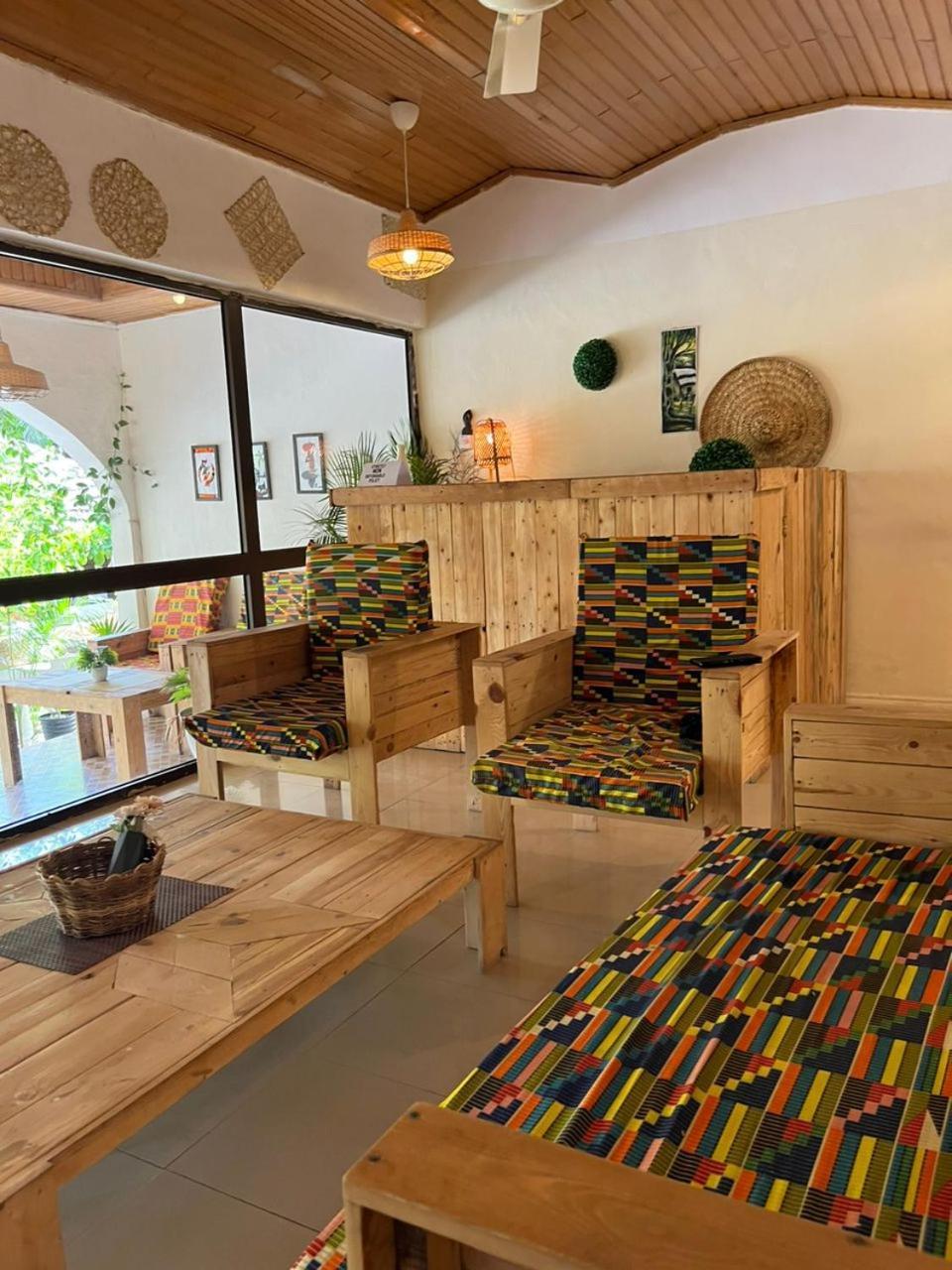 African Treasure Beach Resort Kokrobite エクステリア 写真