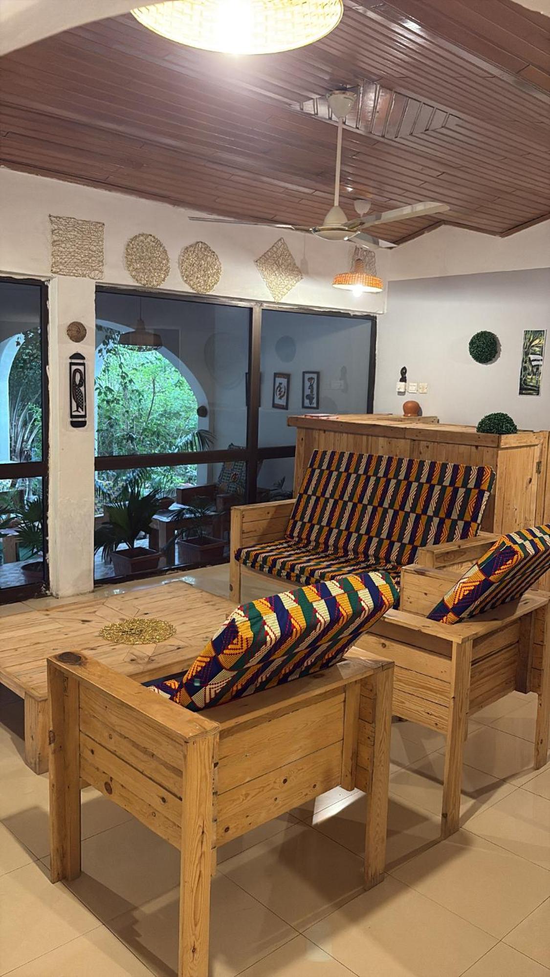 African Treasure Beach Resort Kokrobite エクステリア 写真